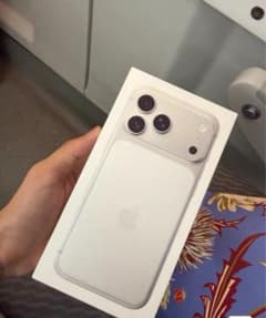 Apple iPhone 17 Pro Max 本体