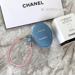 CHANEL デニムポーチ ラクレームマンデニム バッグチャーム付き 限定 CHANEL デニムポーチ ラクレームマンデニム バッグチャーム付き 限定