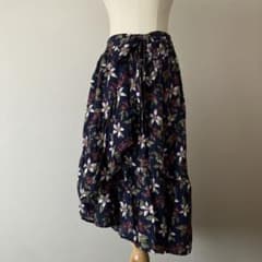 花柄　ロングスカート Lサイズ　レディース　服　スカート 中古のサムネイル
