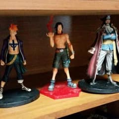 ワンピースフィギュアのサムネイル