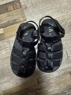 ZARA 子ども用　サンダル　黒のサムネイル