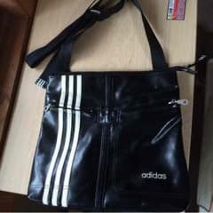 adidasショルダーバックのサムネイル
