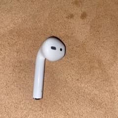 AirPods二世代左耳のみのサムネイル