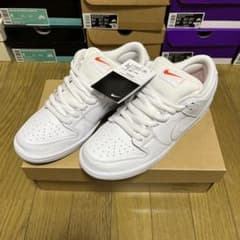 NIKE SB dunk low "Triple White" 26.5のサムネイル