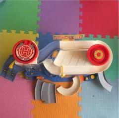 トミカビルのサムネイル