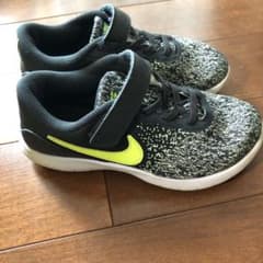 NIKE ナイキ スニーカーのサムネイル