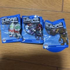 セブンイレブン　ガンダム ストラップ3セットのサムネイル
