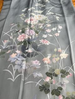 No5桐箪笥の整理　本加賀友禅の訪問着です。落款あります。躾もついております。のサムネイル
