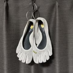 廃盤モデル Vibram fivefingers vi-b ライトグレー24.5 - メルカリ