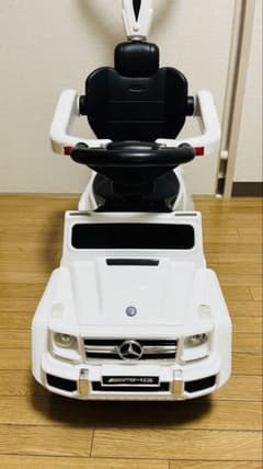 Mercedes-Benz AMG 電動カーのサムネイル