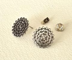 ポルトガル　PORTUGAL JEWELS 幾何学模様　透かし模様　ピアスのサムネイル