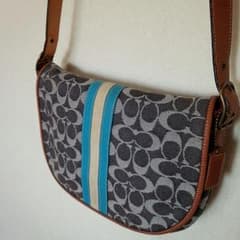 正規品【COACH】デニム☆ポシェットのサムネイル