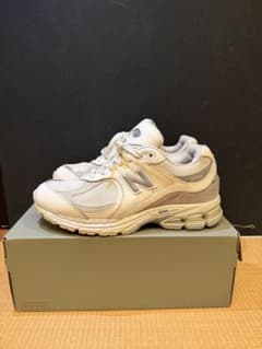 【美品】New Balance M2002RXM WHITE 26.0cmのサムネイル