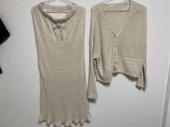 ベージュ かぎ編みニットセットアップ カーディガン　スカート　GU