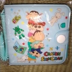 クレヨンしんちゃんの二つ折リの財布のサムネイル