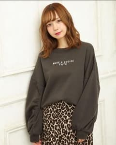 【新品未使用タグ付き】INGNI 裏毛起毛ちびロゴスエットトップスのサムネイル