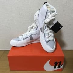 ナイキ ブレーザー ミッド サカイ ホワイト グレーのサムネイル
