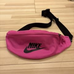 NIKE ピンク ボディバッグのサムネイル