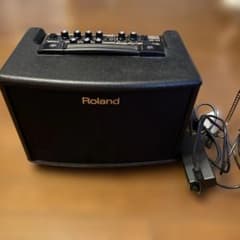 ローランドAC33アコースティック ギターアンプのサムネイル