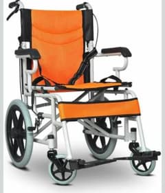 オレンジの折りたたみ式介助用車椅子 オレンジ 軽量折りたたみ車椅子 - メルカリ