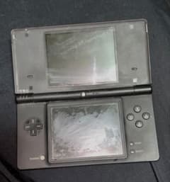 任天堂 NINTENDO DSi 本体 ブラックジャンク品返品キャンセル不可のサムネイル