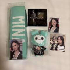 twice ミナ　MINA スローガン　バッグチャーム　トレカ　アクスタ twice ミナ MINA スローガン バッグチャーム トレカ アクスタ - メルカリ