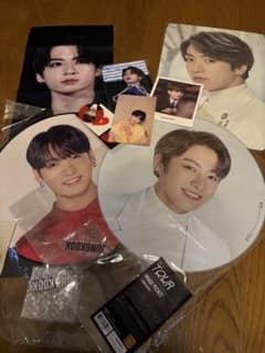 BTS ジョングク うちわ、スローガン、プレミアムフォトセット - メルカリ