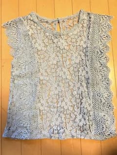 GU ジーユー レースTシャツ　Mサイズのサムネイル