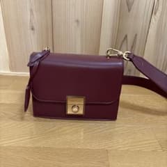 r*n様 CHARLES&KEITH ショルダーバッグ ボルドーのサムネイル