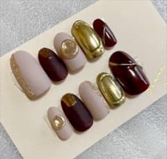ニュアンスネイル ミラーうねうねネイルチップのサムネイル