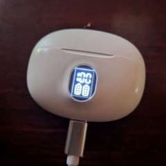 値下げ☆ワイヤレスイヤホン 本体 充電ケース付き ホワイトのサムネイル