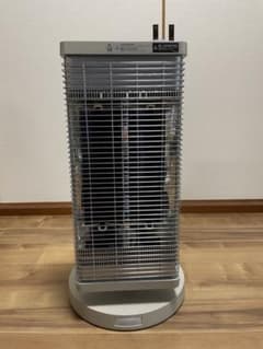 ゆうたろう様専用　ダイキン2021年製遠赤外線暖房機セラムヒートのサムネイル
