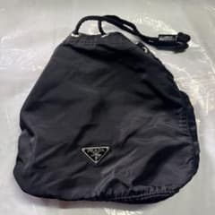 本日限定価格　綺麗　PRADA プラダ　巾着　ポーチ　黒　メンズ　レディース 本日限定価格 綺麗 PRADA プラダ 巾着 ポーチ 黒 メンズ