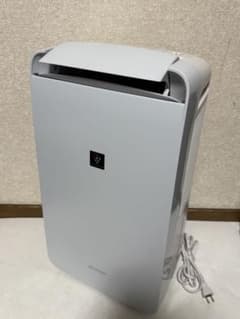 美品✨シャープ 除湿機 CM-L100-W 動作確認済み✨送料無料 匿名配送 SHARP（シャープ）除湿機 CM-L100-W - メルカリ