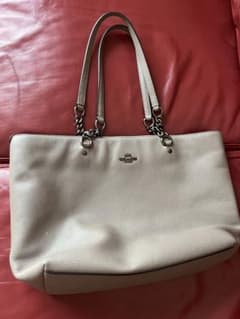 coachのトートバッグです。A４サイズの書類も入る大きさです。のサムネイル