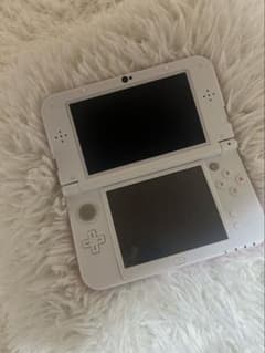 ニンテンドー3DS LL ホワイト/ピンクのサムネイル