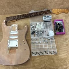 ゆ*き様 【ジャンク】Squier Stagecaster フロイドローズタイプ ゆ*き様 【ジャンク】Squier Stagecaster フロイドローズタイプ - メルカリ