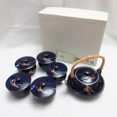 本物保証　香蘭社　瑠璃白ばら　蓋付茶器揃　未使用品　共箱 未使用 香蘭社 茶器揃 5客 急須 蓋付き 湯呑 瑠璃色 金彩 和食器 お茶