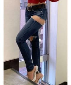 GYDA SIDE RIPPEDスキニーデニムパンツ 新品未使用のサムネイル
