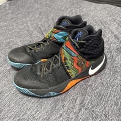 NIKE Kyrie 2 BHMのサムネイル