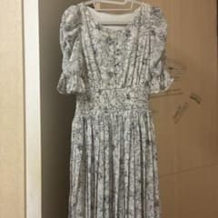 花柄 パフスリーブ ロングワンピースのサムネイル