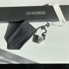 DIRK BIKKEMBERGS ネクタイ+メタルカバー 箱 タグ付 美品 - メルカリ
