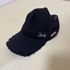 rabyレディ帽子　キャップ　黒　シャンデリア　ワンポイントロゴ　フリンジのサムネイル