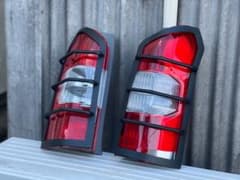 プロボックス サクシード テールランプガード 左右 - メルカリ