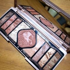 花西子 アイシャドウパレット ブラウン系のサムネイル