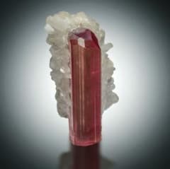 トルマリン　原石　大きい　好物　標本 トルマリン 原石 鉱物標本 - メルカリ