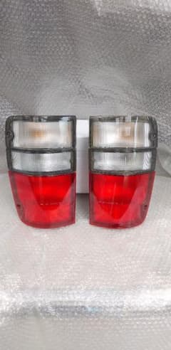 いすずビッグホーン用 クリアテールランプ左右セット - メルカリ