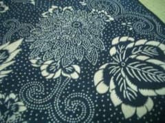 アンティーク　古布　生地 古布藍染木綿はぎれ菊唐草点入り 98㎝ アンティーク着物リメイク古裂