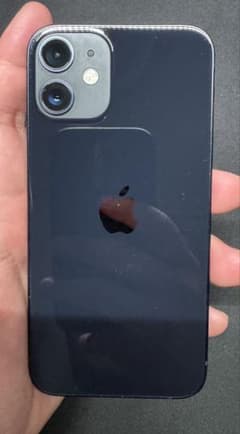 iPhone 12 mini 64GB ブラック バッテリー100%のサムネイル