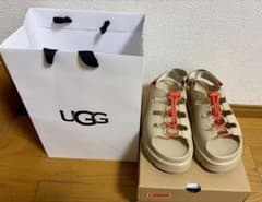 UGG ゴールデングロウ サンダル 24cm マスタードシード 新品未使用 UGG ゴールデングロウ サンダル 24cm マスタードシード 新品未使用